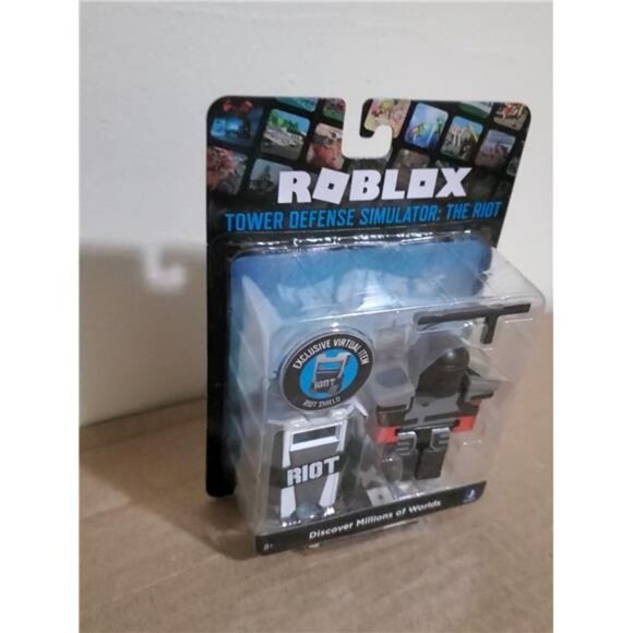 ROBLOX Action Figure TOWER DEFENSE SIMULATOR RIOT Virtual Code SHIELD COLLECTION - Picture 5 of 5